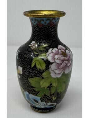 Vintage Chinese Cloisonné Vase Crafted w/ Enamel Powder Applied To Metal Backing